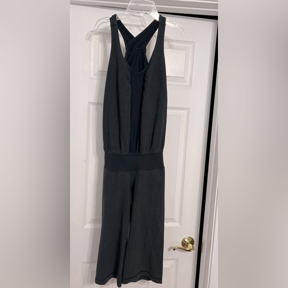 Lululemon Dark Gray/Black Sleeveless Summer Romper w/Built in Bra Size 6